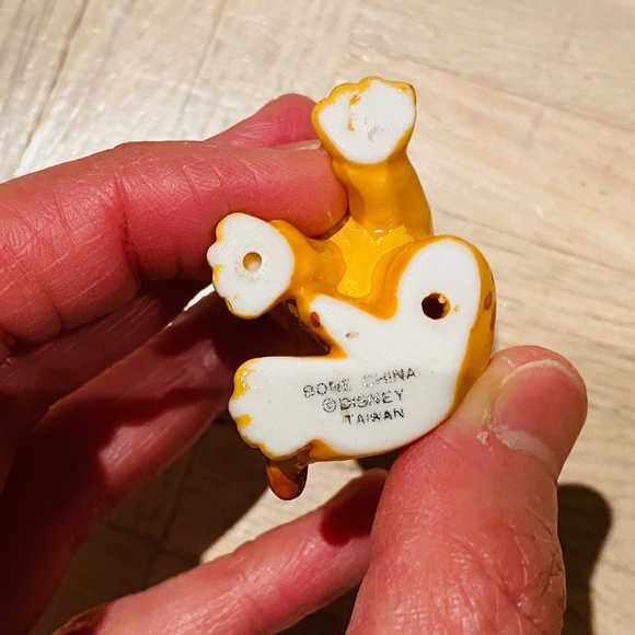 Disney Store - The Lion King, Simba Cub Figurine, Bone China - Picture 2 of 2